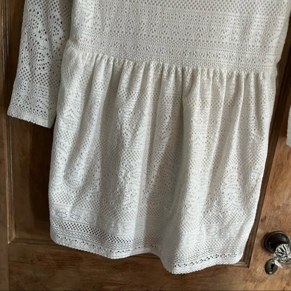 A Pea In The Pod- White Lacey Maternity Top S/P A Pea In the Pod - Picture 4 of 8